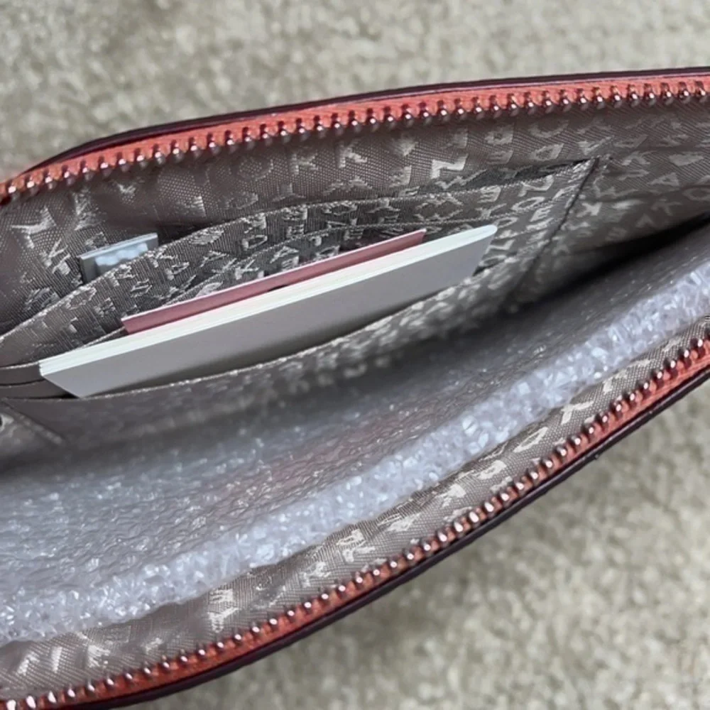 KATE SPADE NEWBURY LANE LOLLY CLUTCH/WRISTLET❗️